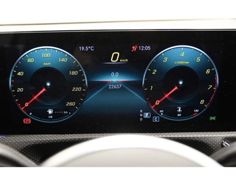 Mercedes-Benz A 220 * A220 4M * CARFAX * БЕЗ ПЪРВОНАЧАЛНА ВНОСКА, снимка 14 - Автомобили и джипове - 52959744