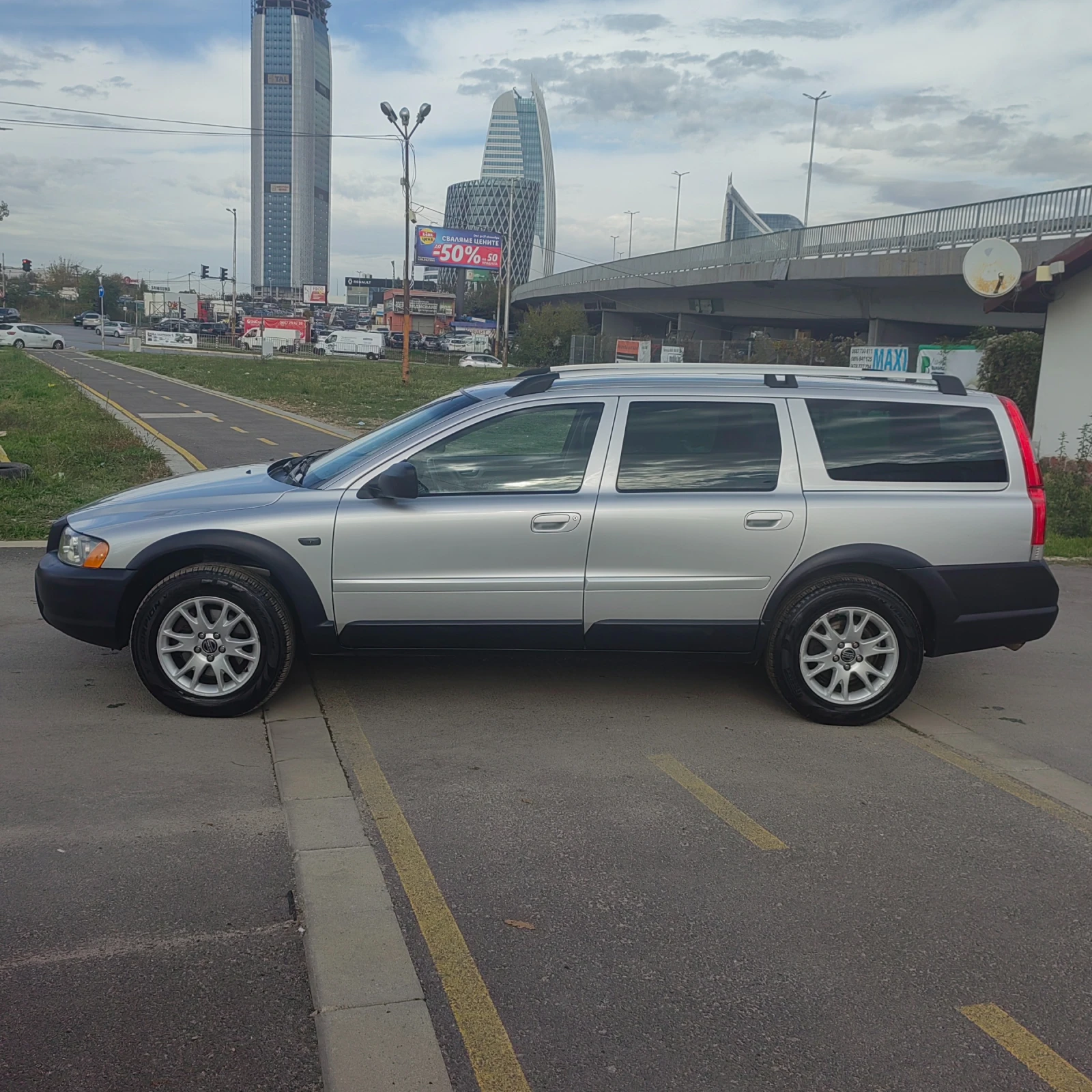 Volvo Xc70 2.4D 4x4 АВТОМАТ - изображение 4