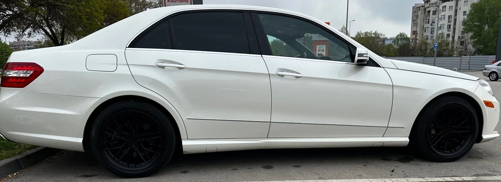 Mercedes-Benz E 500 4Matic Amg/Autohold/388hp - изображение 6