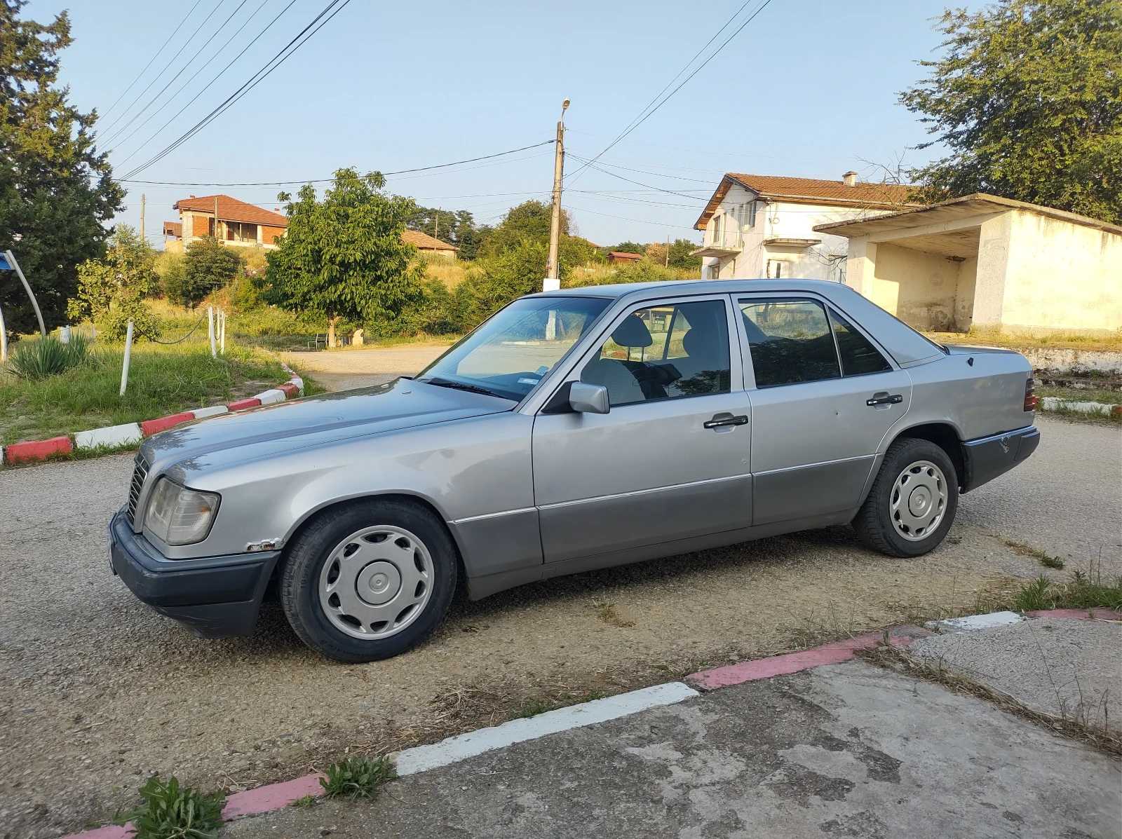 Mercedes-Benz 124 220 - изображение 6