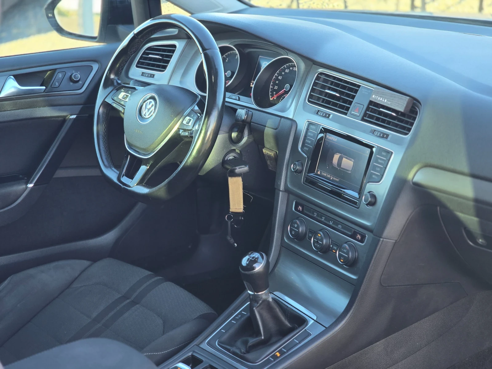 VW Golf 1.6TDI 105  - изображение 10
