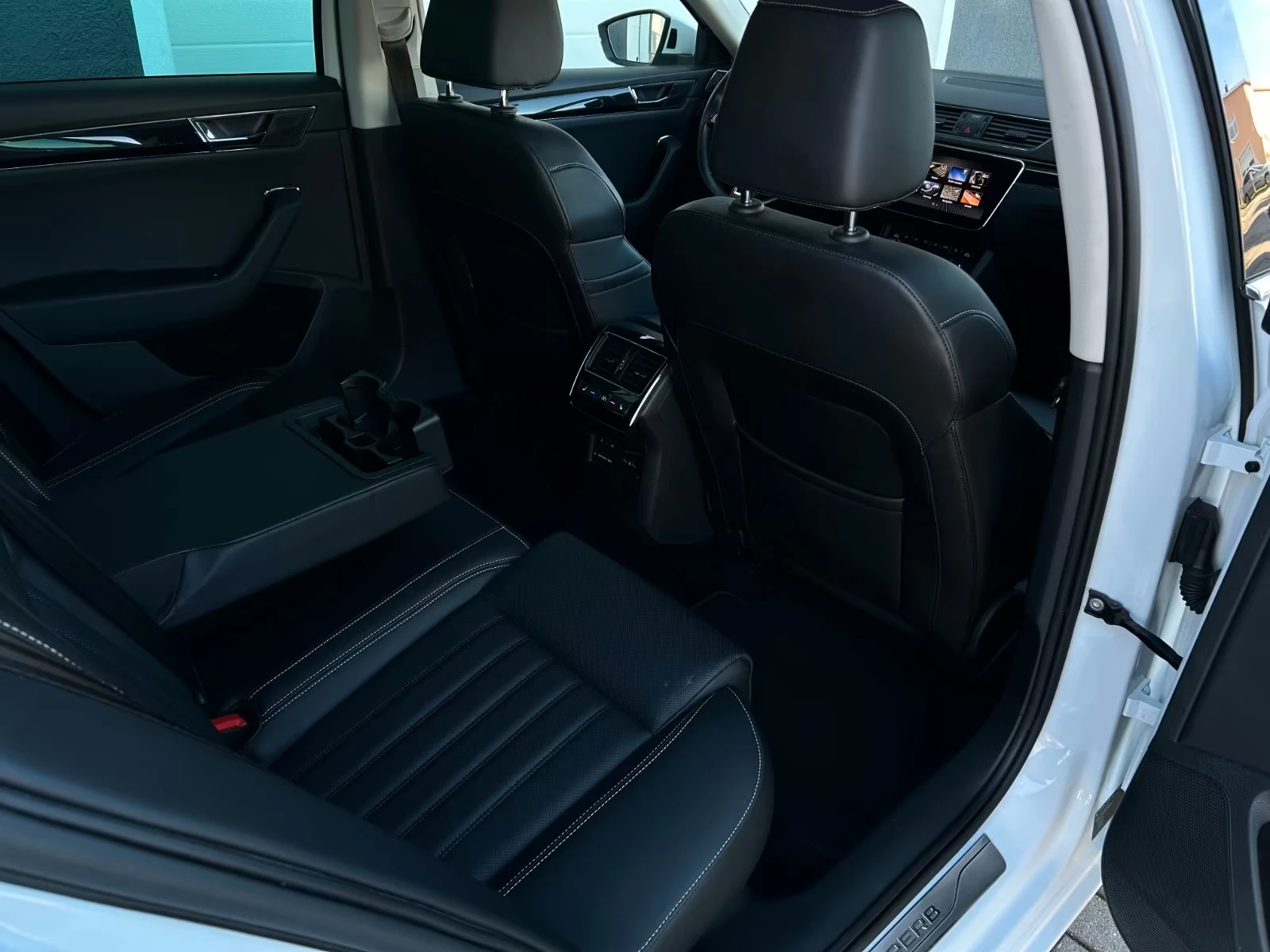 Skoda Superb 2.0TDI L&K Face 4x4 ACC Pano Canton KAM StH#iCarbg | Mobile.bg   7