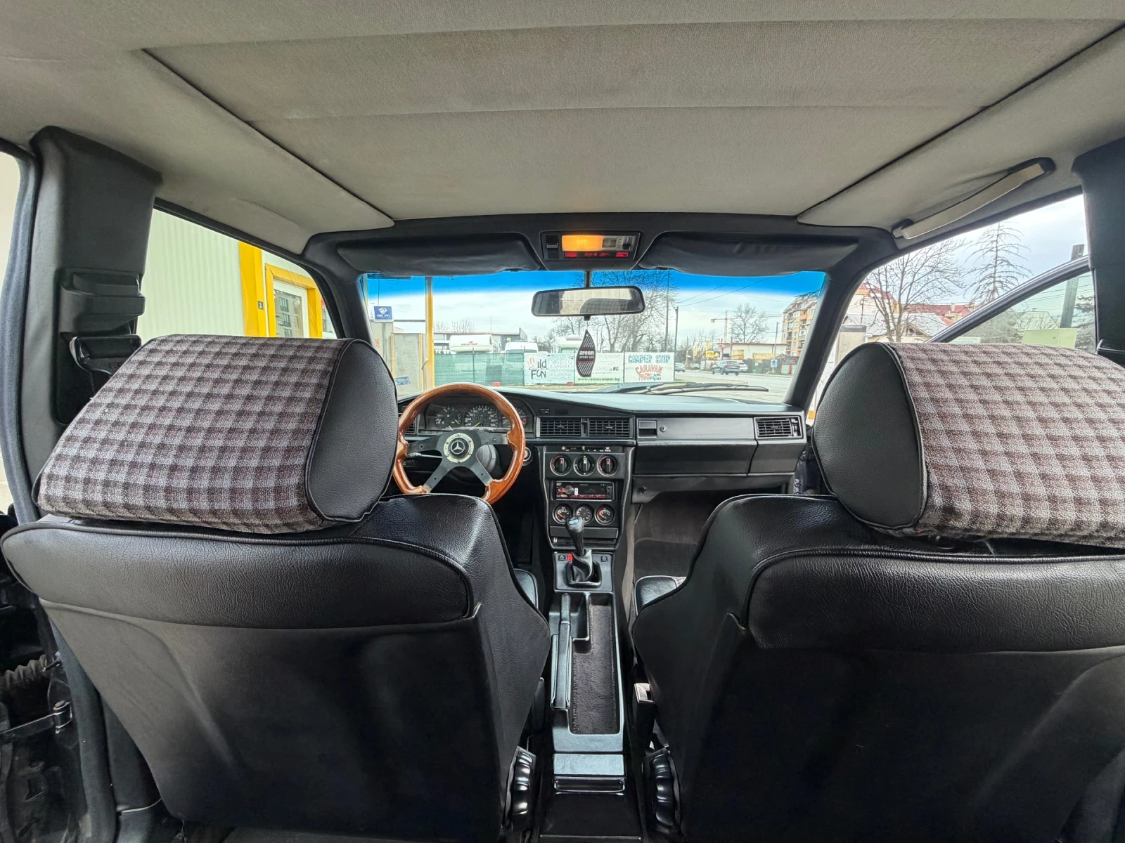 Mercedes-Benz 190 2.6, снимка 13 - Автомобили и джипове - 54081349