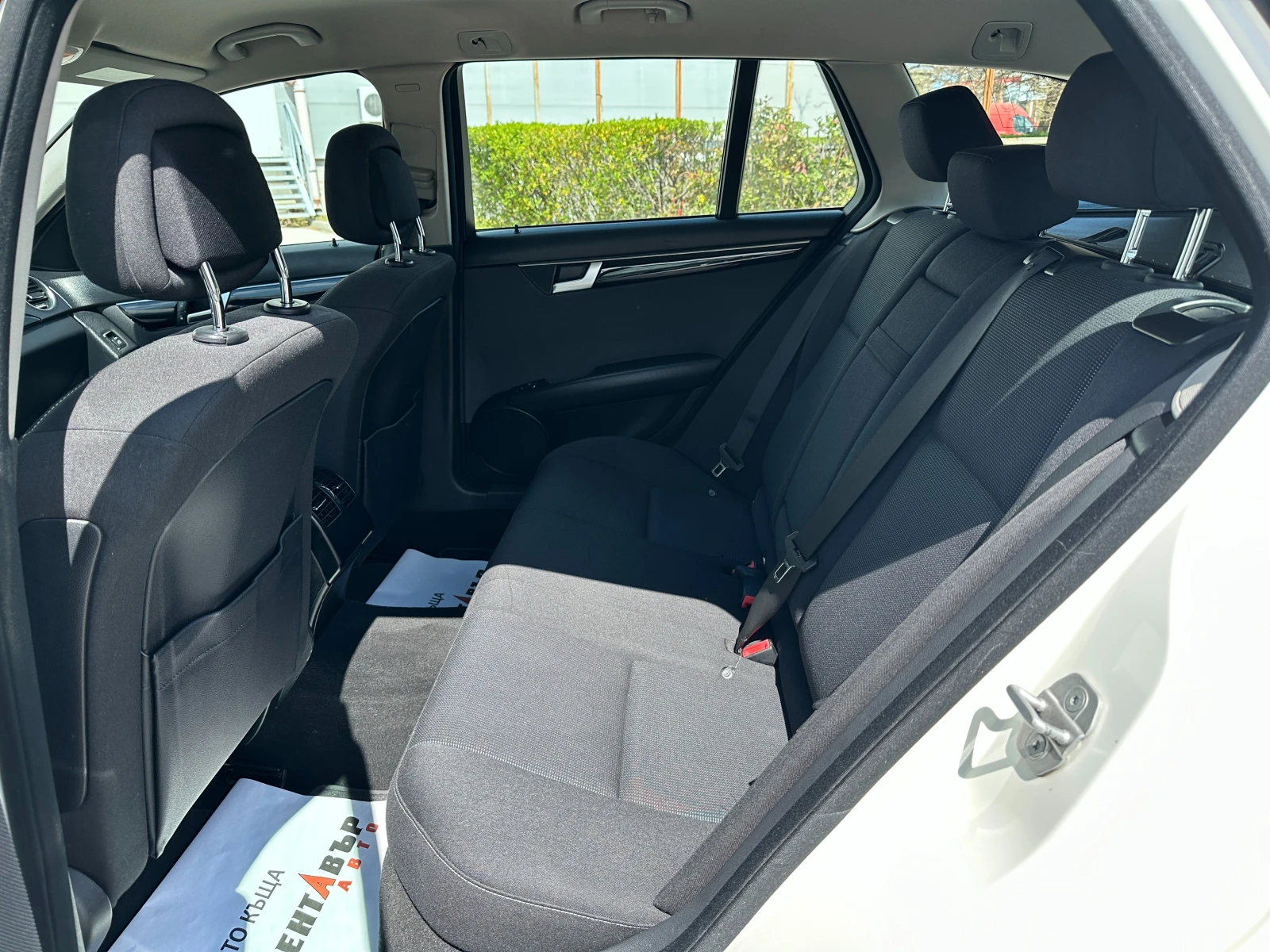 Mercedes-Benz C 220, снимка 10 - Автомобили и джипове - 54327667