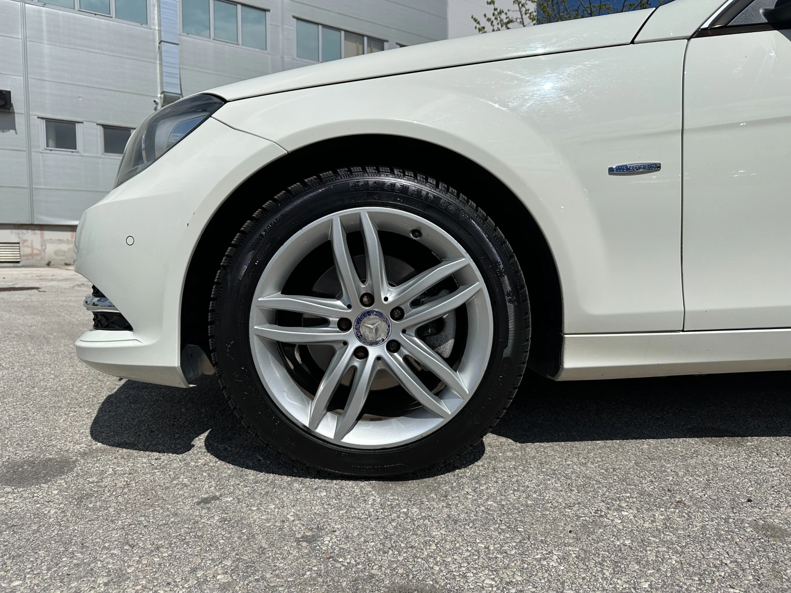 Mercedes-Benz C 220, снимка 8 - Автомобили и джипове - 54327667