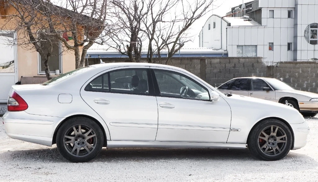 Mercedes-Benz E 280 3.0 CDI, снимка 4 - Автомобили и джипове - 54373755