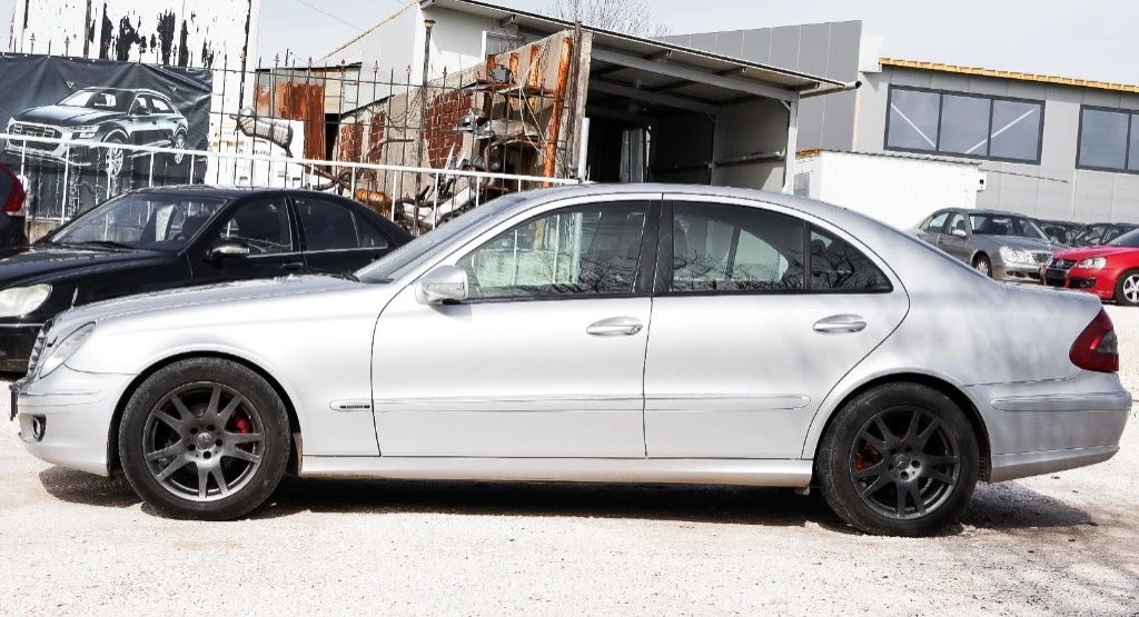 Mercedes-Benz E 280 3.0 CDI, снимка 8 - Автомобили и джипове - 54373755