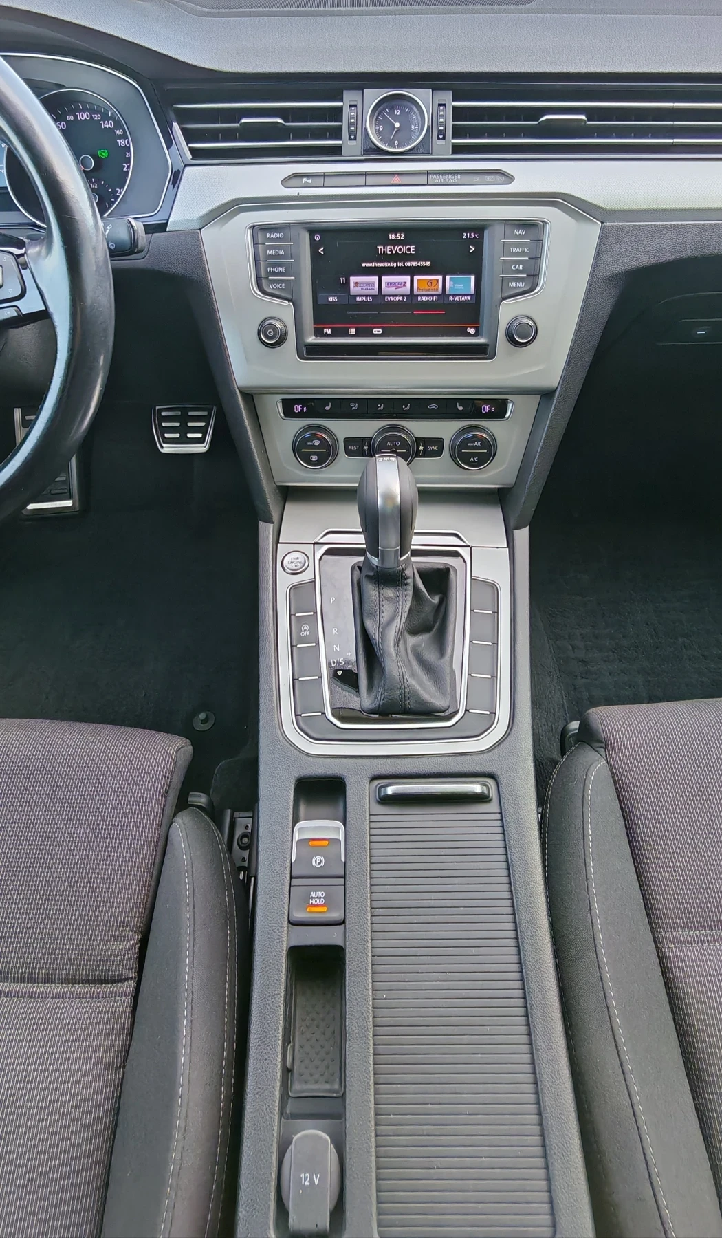 VW Passat 2.0TDI 150к.с HIGHLINE* AUTOMAT* LED* Navi* ACC* , снимка 11 - Автомобили и джипове - 54740155