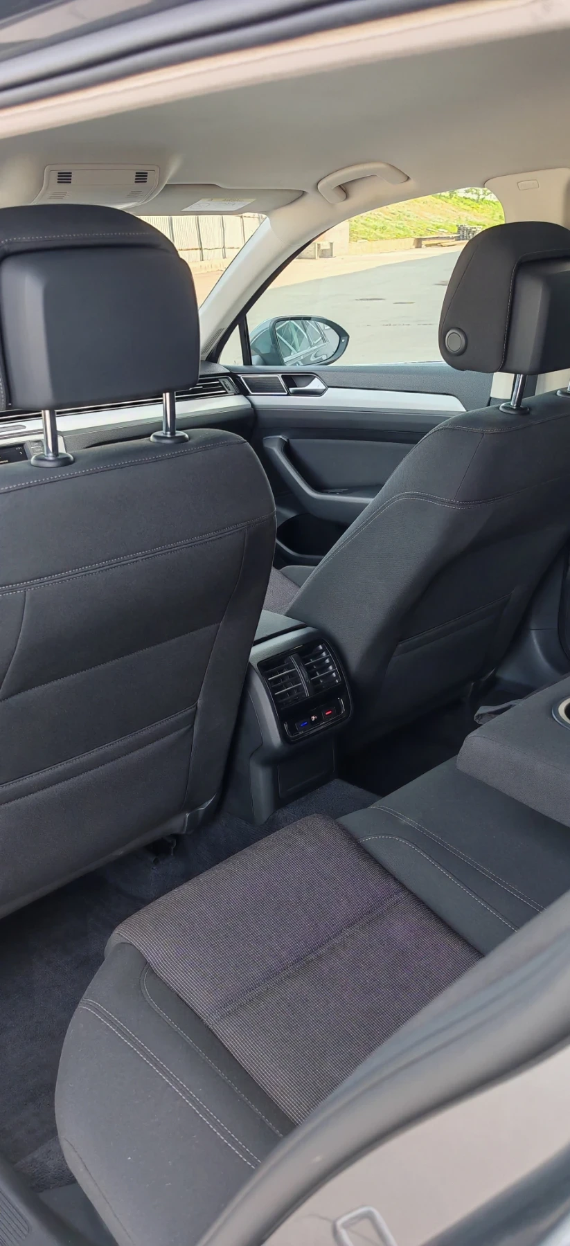 VW Passat 2.0TDI 150к.с HIGHLINE* AUTOMAT* LED* Navi* ACC* , снимка 12 - Автомобили и джипове - 54740155