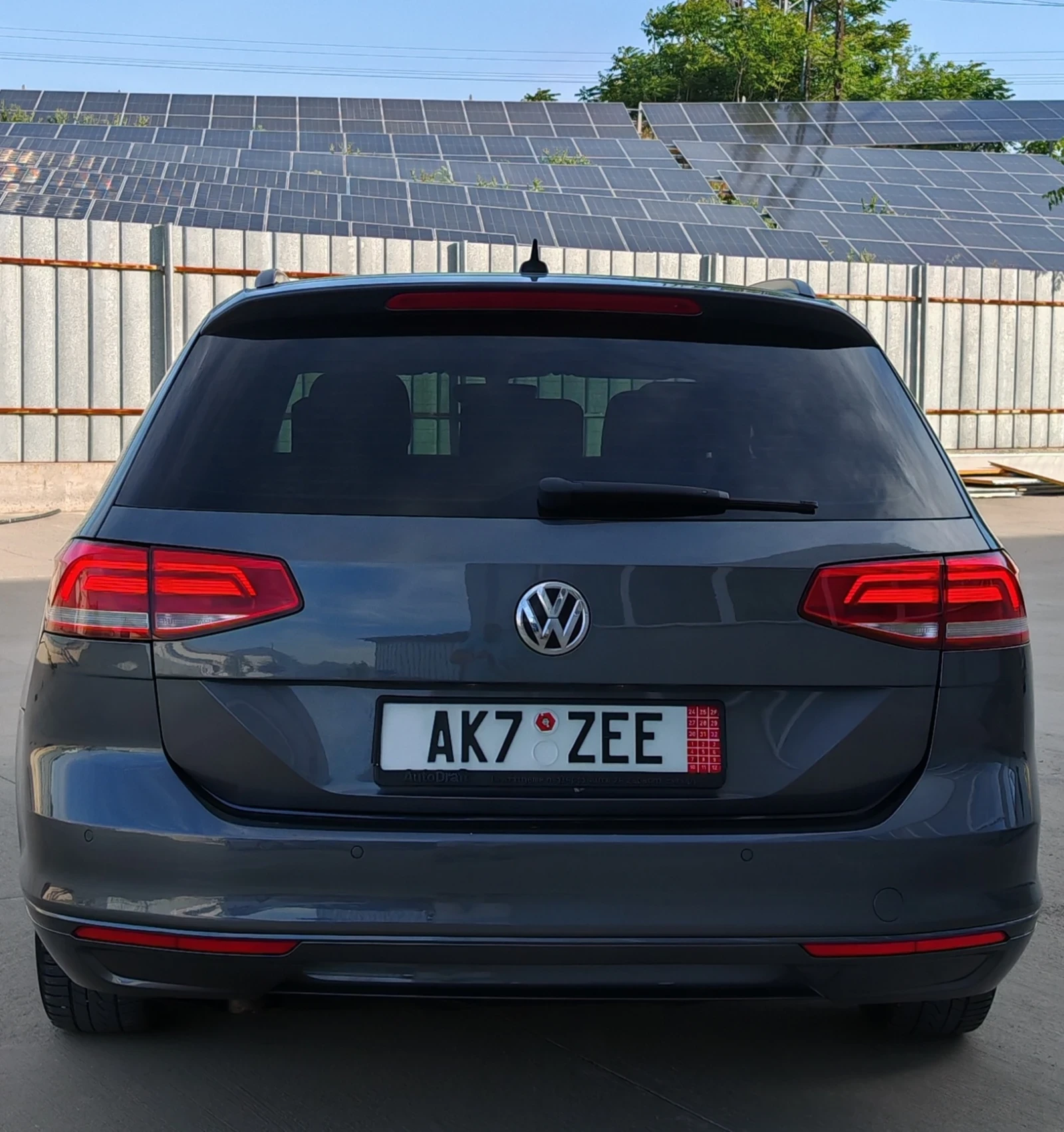 VW Passat 2.0TDI 150к.с HIGHLINE* AUTOMAT* LED* Navi* ACC* , снимка 6 - Автомобили и джипове - 54740155