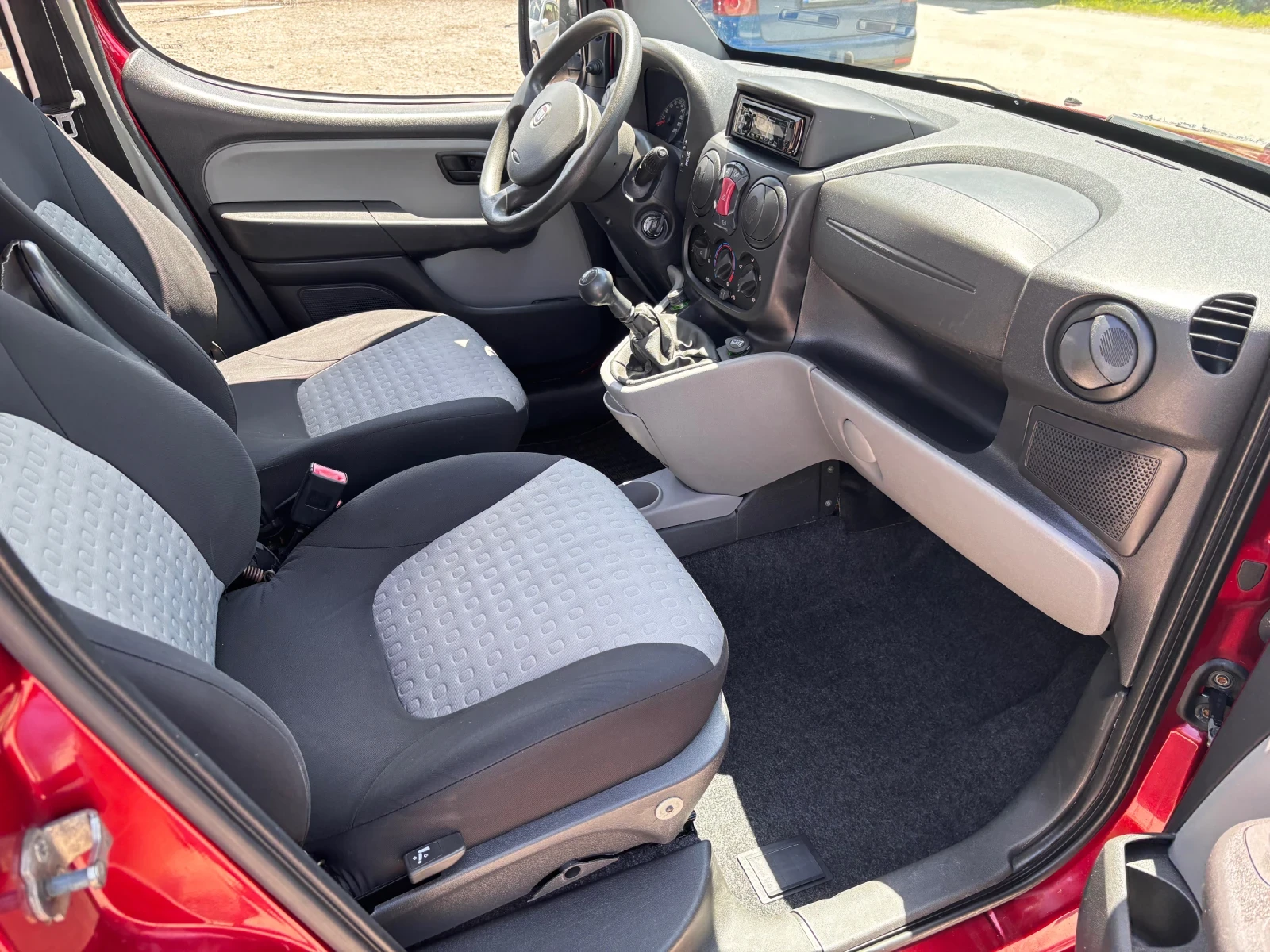 Fiat Doblo 1.3M-jet 7-местен * Климатик* , снимка 13 - Автомобили и джипове - 54978854