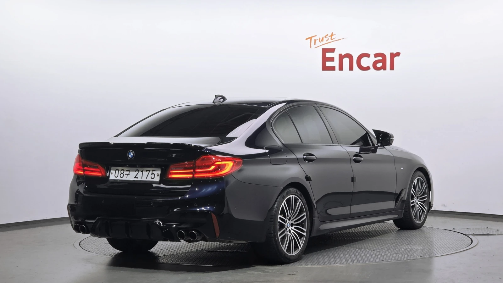 BMW 530 M ПАКЕТ/ПОДГРЕВ/ОБДУХВАНЕ/ПАМЕТ/HEAD-UP/, снимка 2 - Автомобили и джипове - 55222481