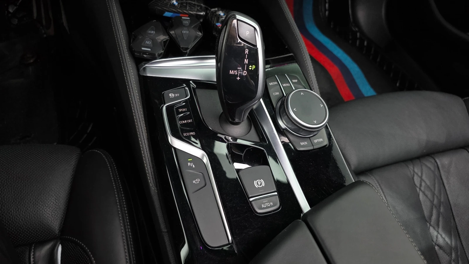 BMW 530 M ПАКЕТ/ПОДГРЕВ/ОБДУХВАНЕ/ПАМЕТ/HEAD-UP/, снимка 7 - Автомобили и джипове - 55222481