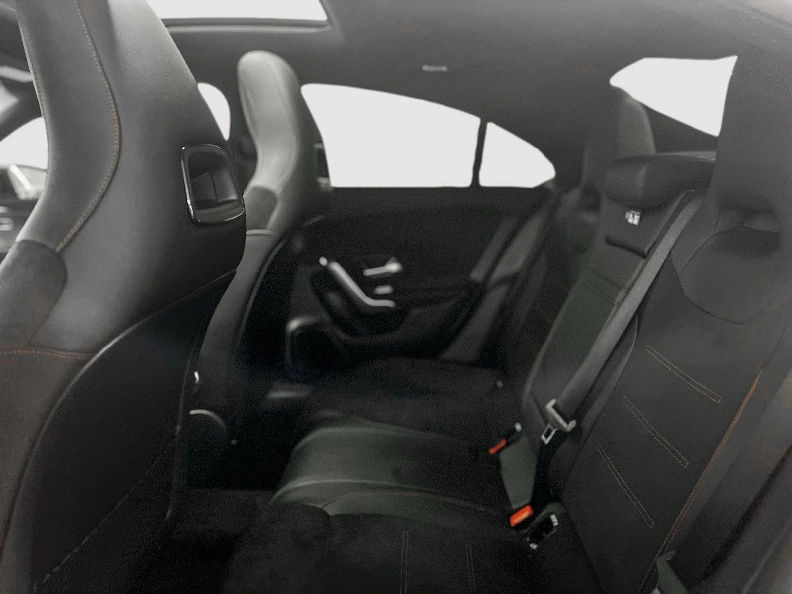 Mercedes-Benz CLA 250 4MATIC/DRIVE-ASSISTS/BLIND-SPOT/KEYLESS, снимка 14 - Автомобили и джипове - 55302059