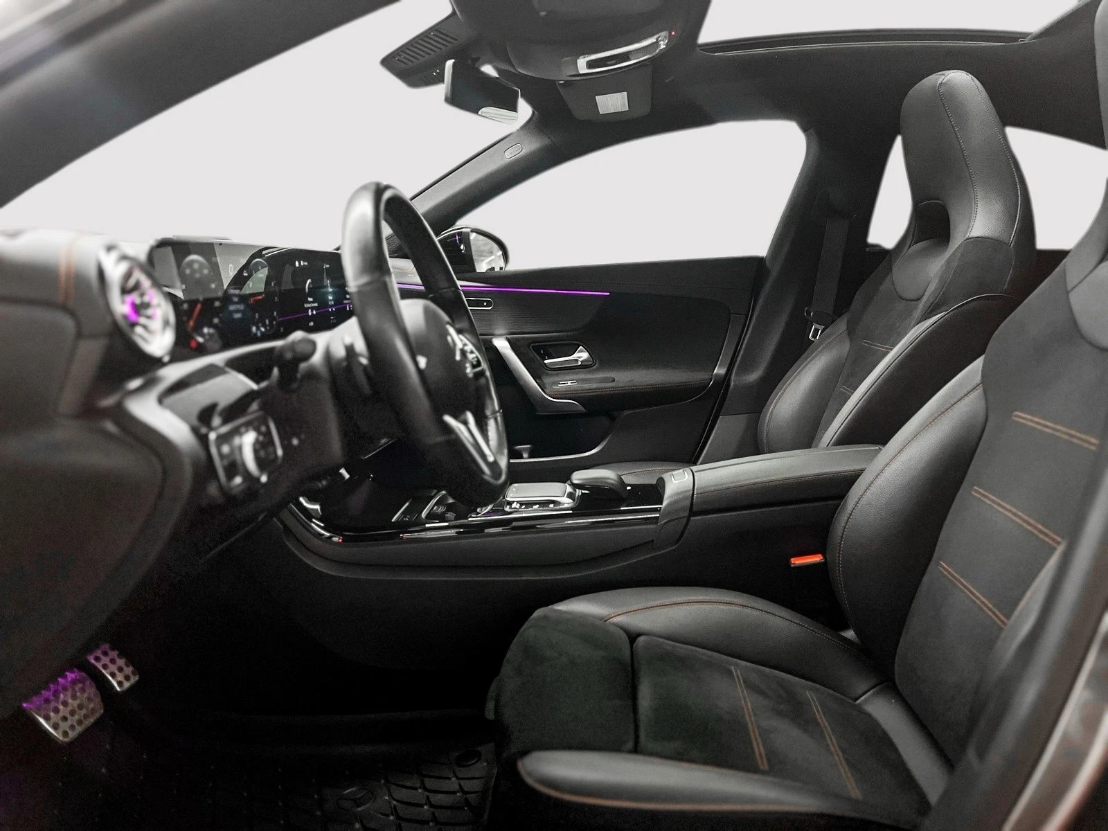 Mercedes-Benz CLA 250 4MATIC/DRIVE-ASSISTS/BLIND-SPOT/KEYLESS, снимка 13 - Автомобили и джипове - 55302059