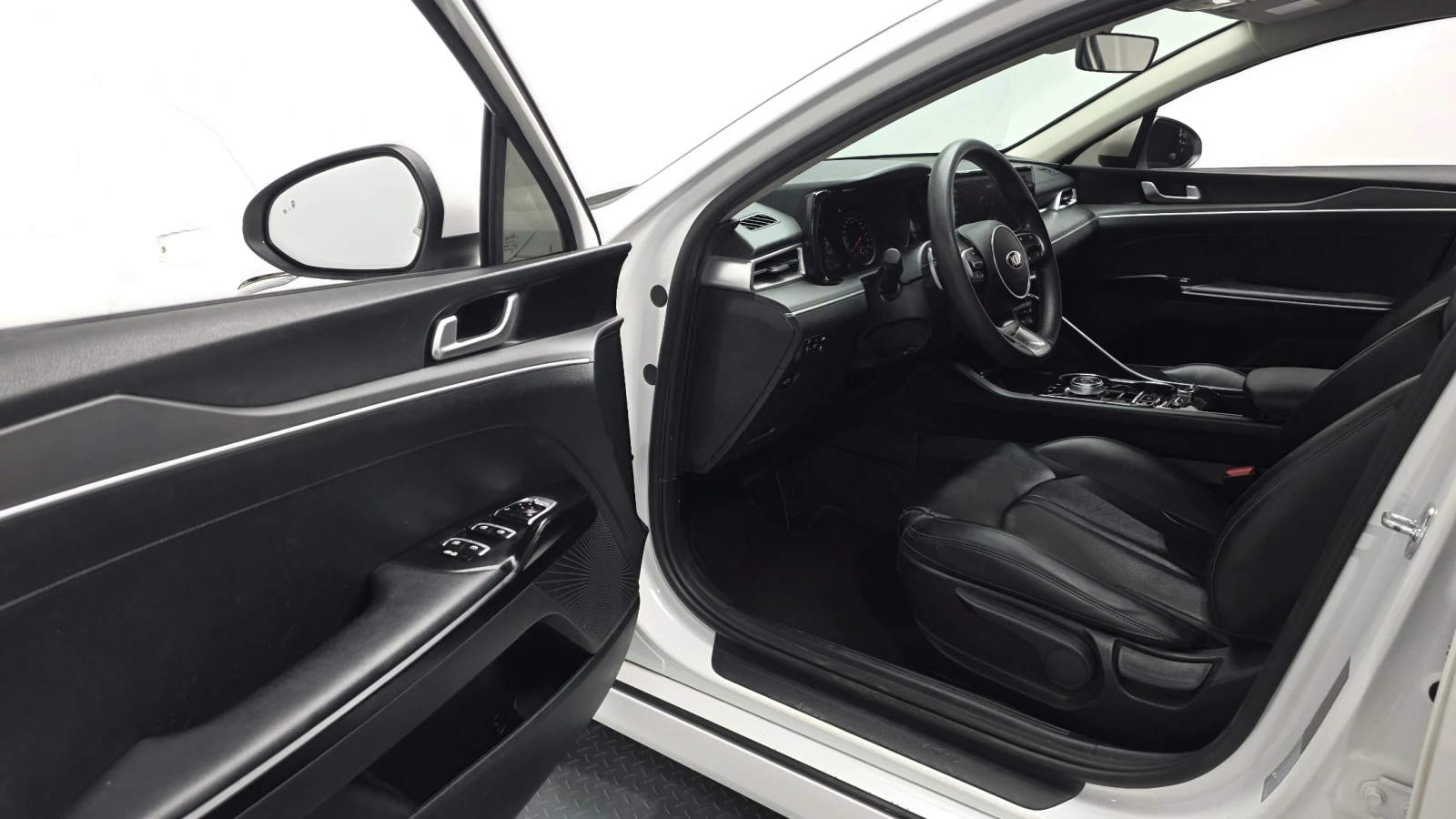 Kia K5 2.0 Trendy | Adaptive Cruise | LED | keyless, снимка 10 - Автомобили и джипове - 55501691