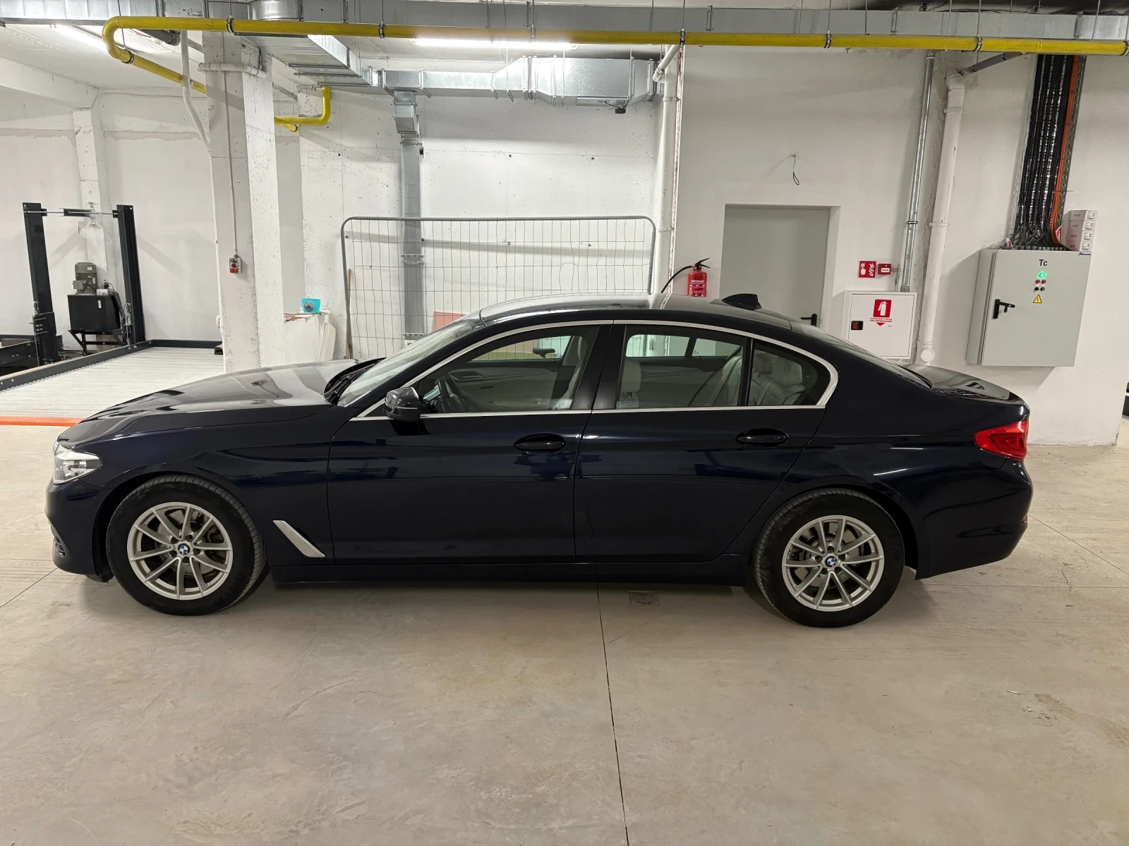BMW 520, снимка 6 - Автомобили и джипове - 55729350