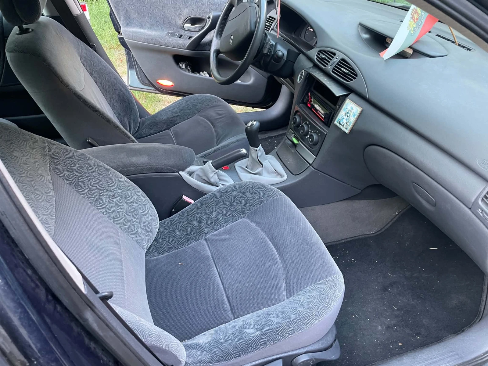 Renault Laguna 1.6L 2002г., снимка 12 - Автомобили и джипове - 56191213