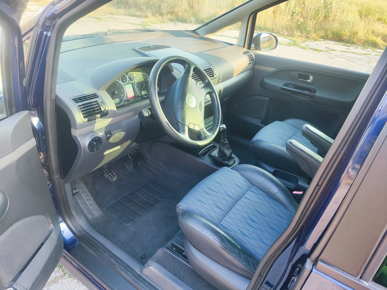 VW Sharan 1.9 TDi 4x4, снимка 8 - Автомобили и джипове - 55996720