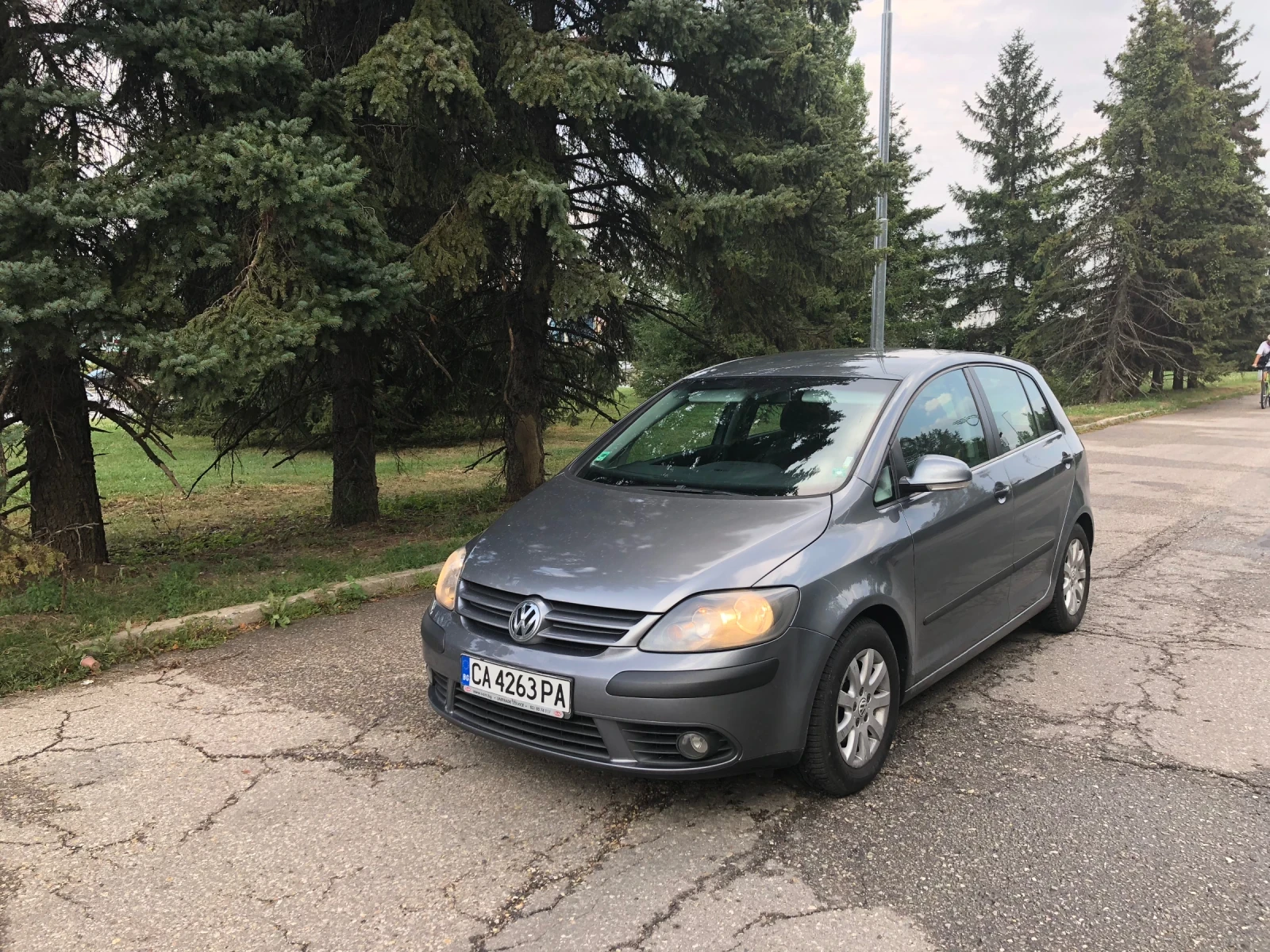 VW Golf Plus 1.9TDI, снимка 2 - Автомобили и джипове - 56008132