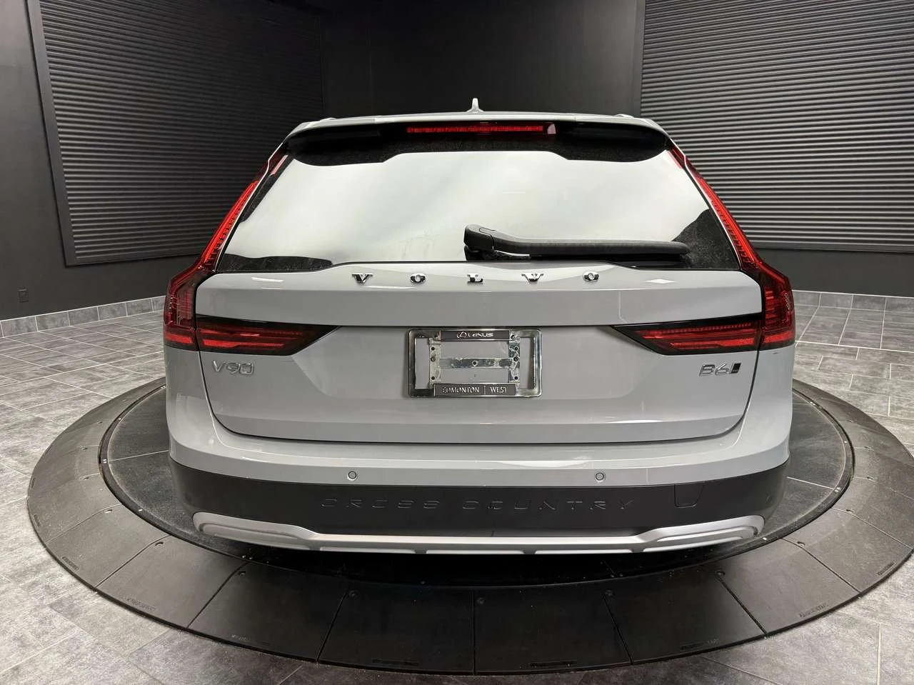 Volvo V90 Cross Country B6 PLUS, снимка 4 - Автомобили и джипове - 56537251