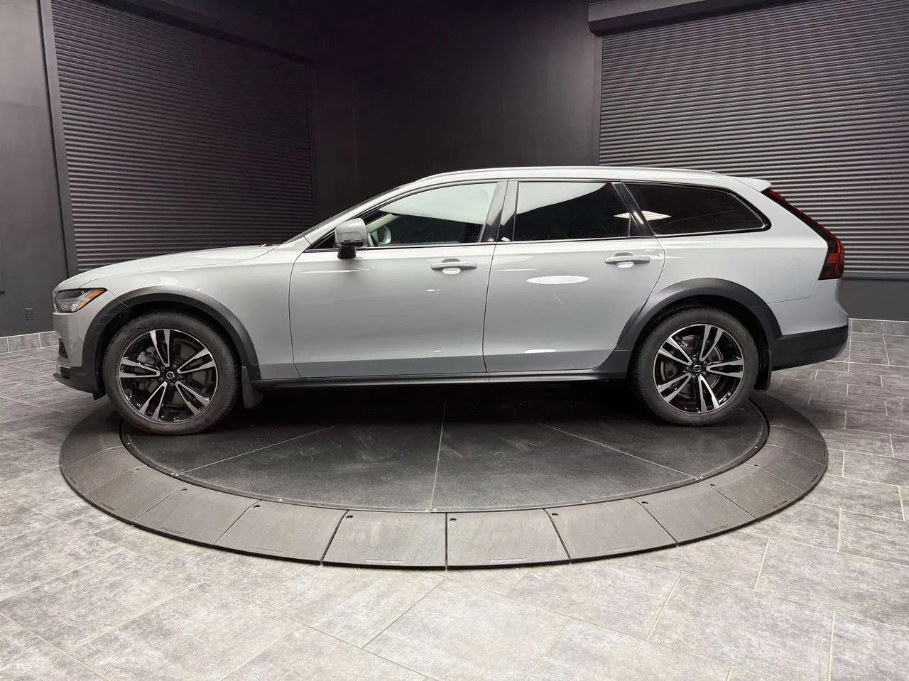 Volvo V90 Cross Country B6 PLUS, снимка 7 - Автомобили и джипове - 56537251