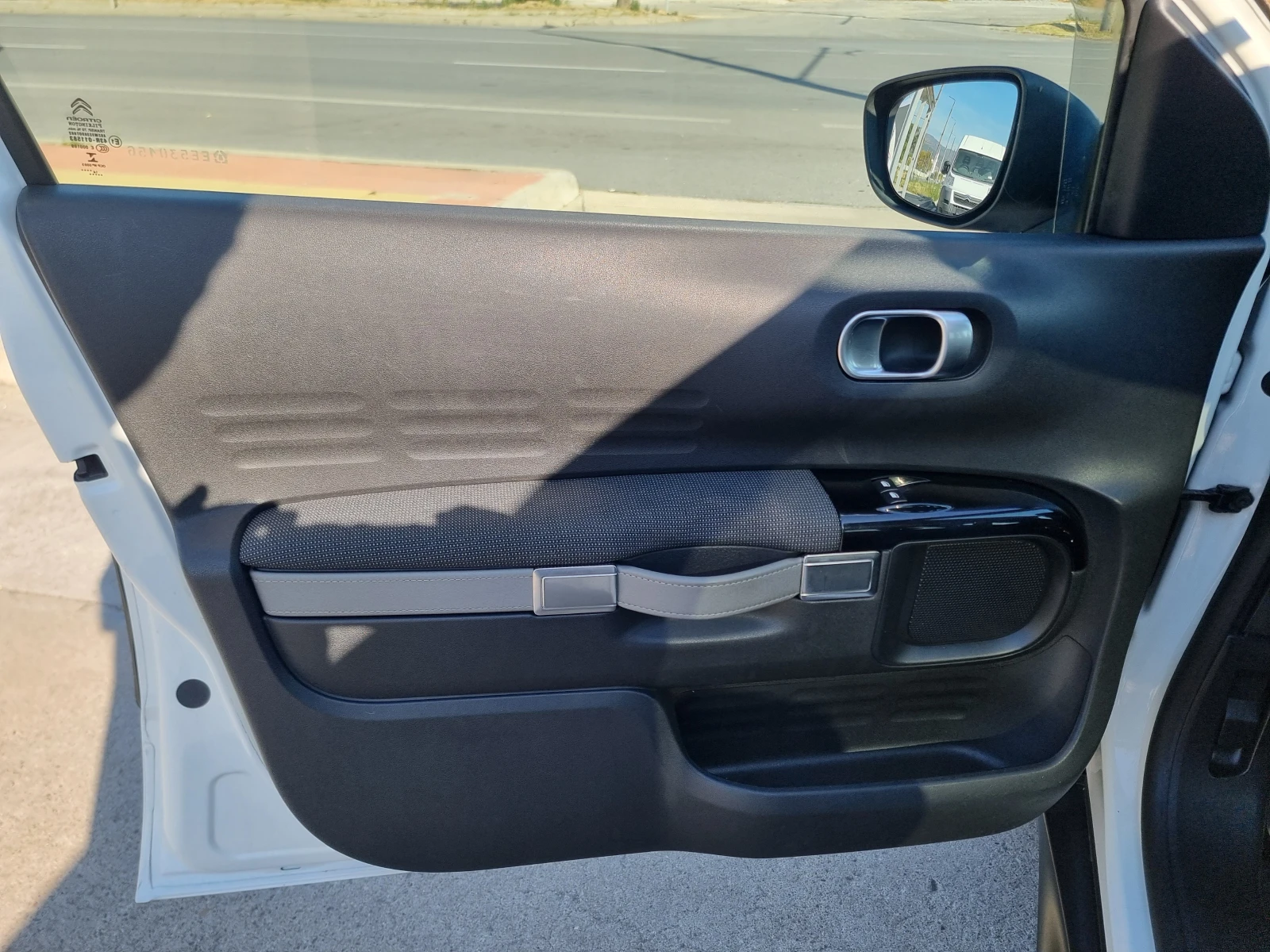 Citroen C4 Cactus 1.6d-Navi-Kamera-Automat | Mobile.bg � ����������� 12