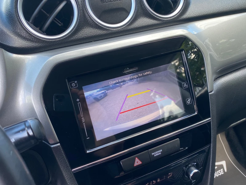 Suzuki Vitara AllGrip* Distronic* Camera* , снимка 14 - Автомобили и джипове - 50398712