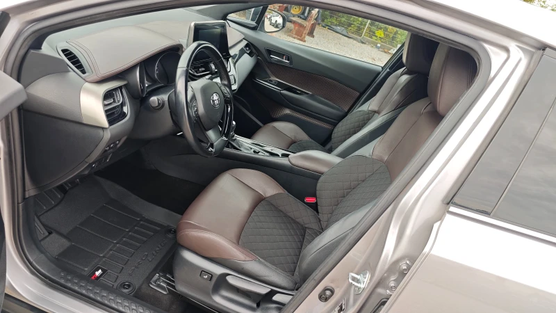 Toyota C-HR ПРОДАДЕНА 15.НОЕМВРИ.2025г, снимка 14 - Автомобили и джипове - 51997954