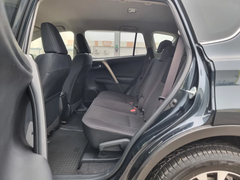 Toyota Rav4 2.0D4D* 4X4* NAVI * KAMERA* LED* Keyless* 2015г , снимка 13 - Автомобили и джипове - 53097238