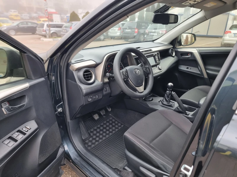 Toyota Rav4 2.0D4D* 4X4* NAVI * KAMERA* LED* Keyless* 2015г , снимка 10 - Автомобили и джипове - 53097238