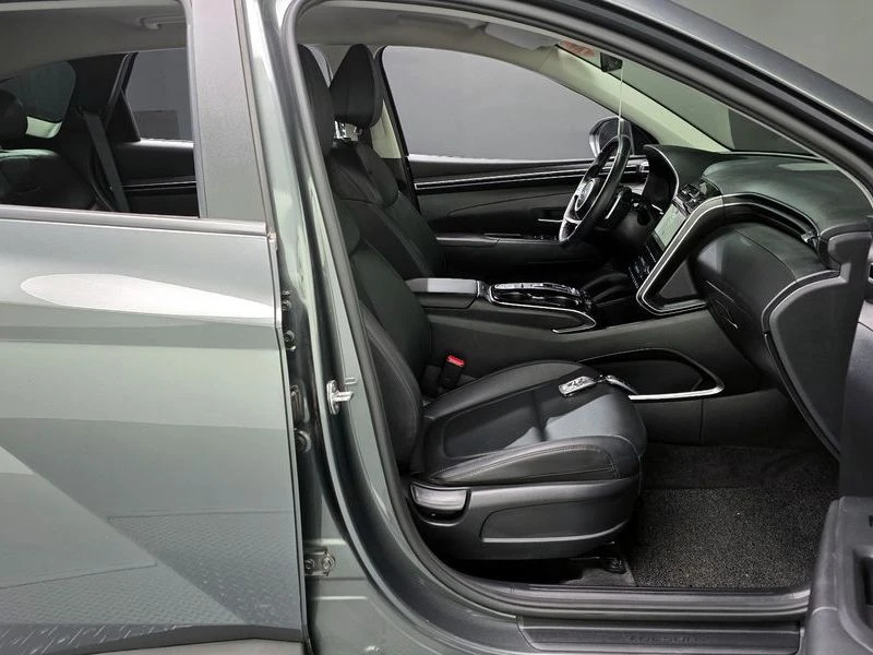 Hyundai Tucson 1.6 177 hp Automatic, снимка 11 - Автомобили и джипове - 55843381