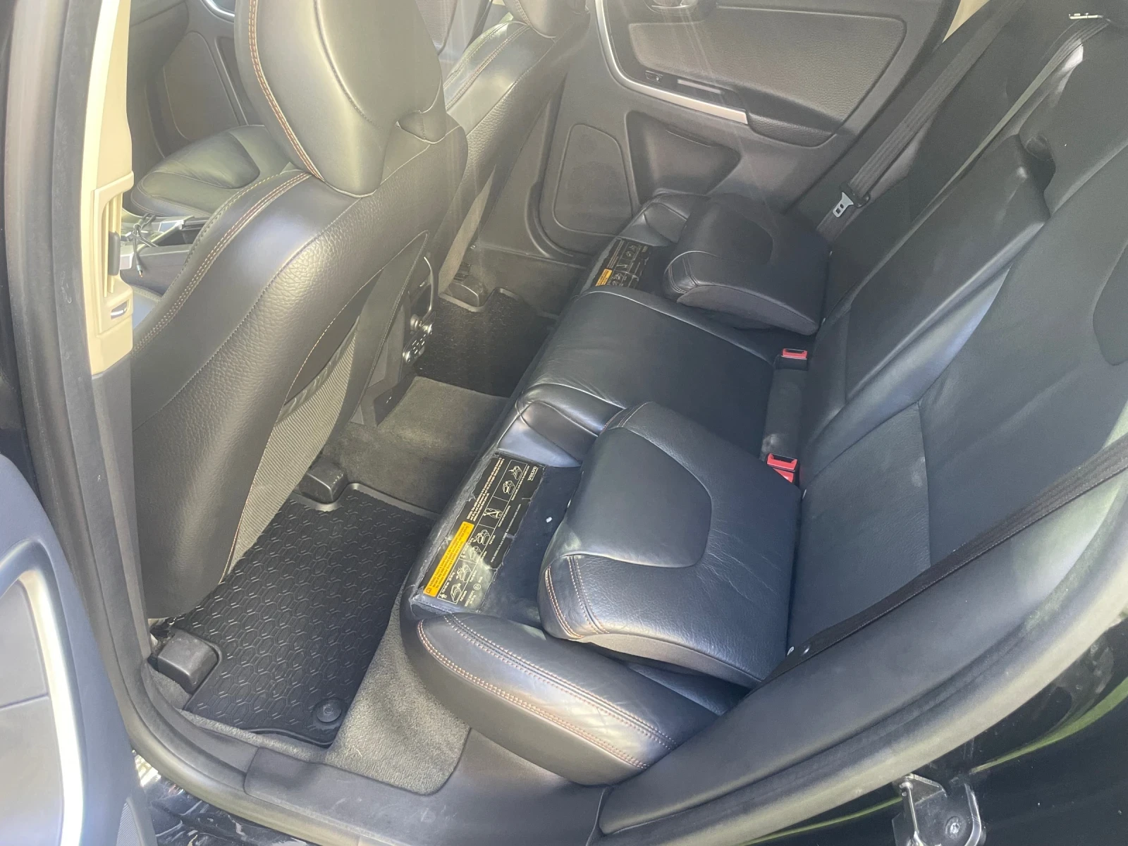 Volvo XC60 2.4 D5 - изображение 8