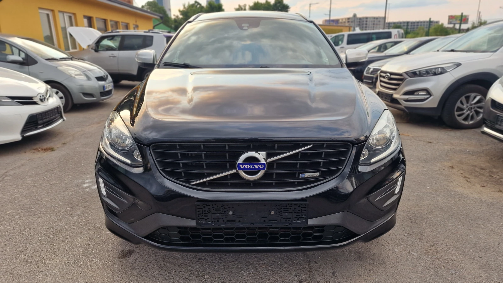 Volvo XC60 3.0i T6 AWD summum R-Design - изображение 2
