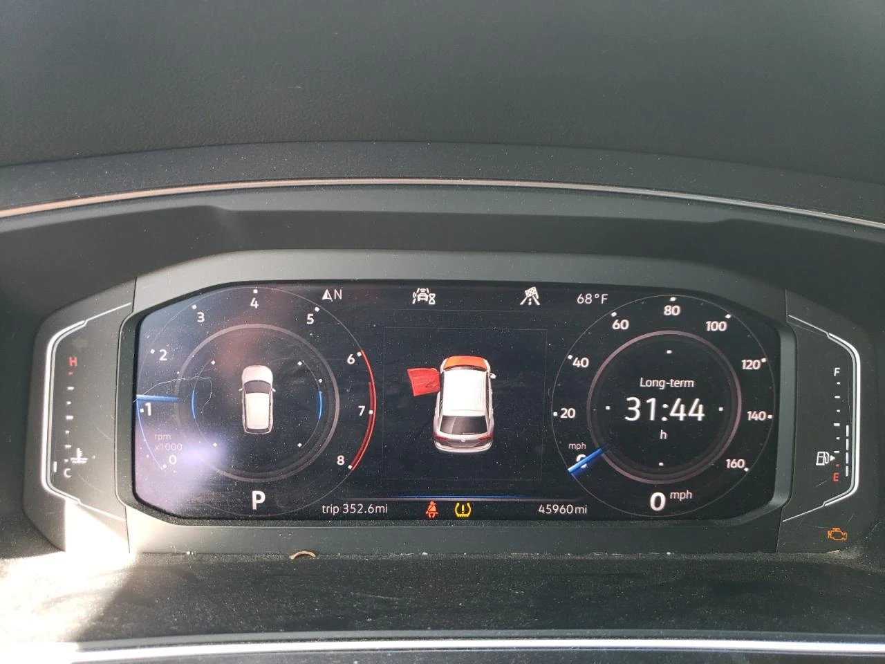 VW Tiguan SE 2.0L / ФИКСИРАНА ЦЕНА! DIGITAL/КОЖА/ПОДГРЕВИ - изображение 9