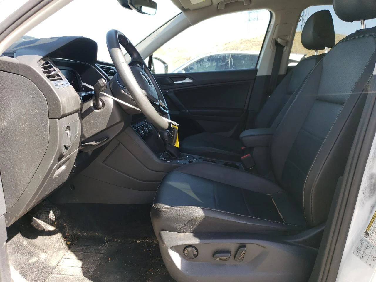 VW Tiguan SE 2.0L / ФИКСИРАНА ЦЕНА! DIGITAL/КОЖА/ПОДГРЕВИ - изображение 7