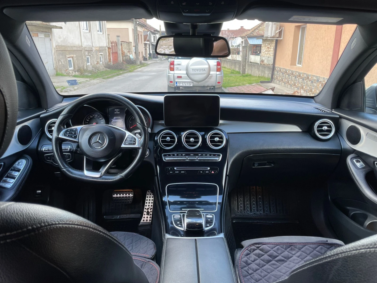 Mercedes-Benz GLC 250 coupe, снимка 13 - Автомобили и джипове - 54106612