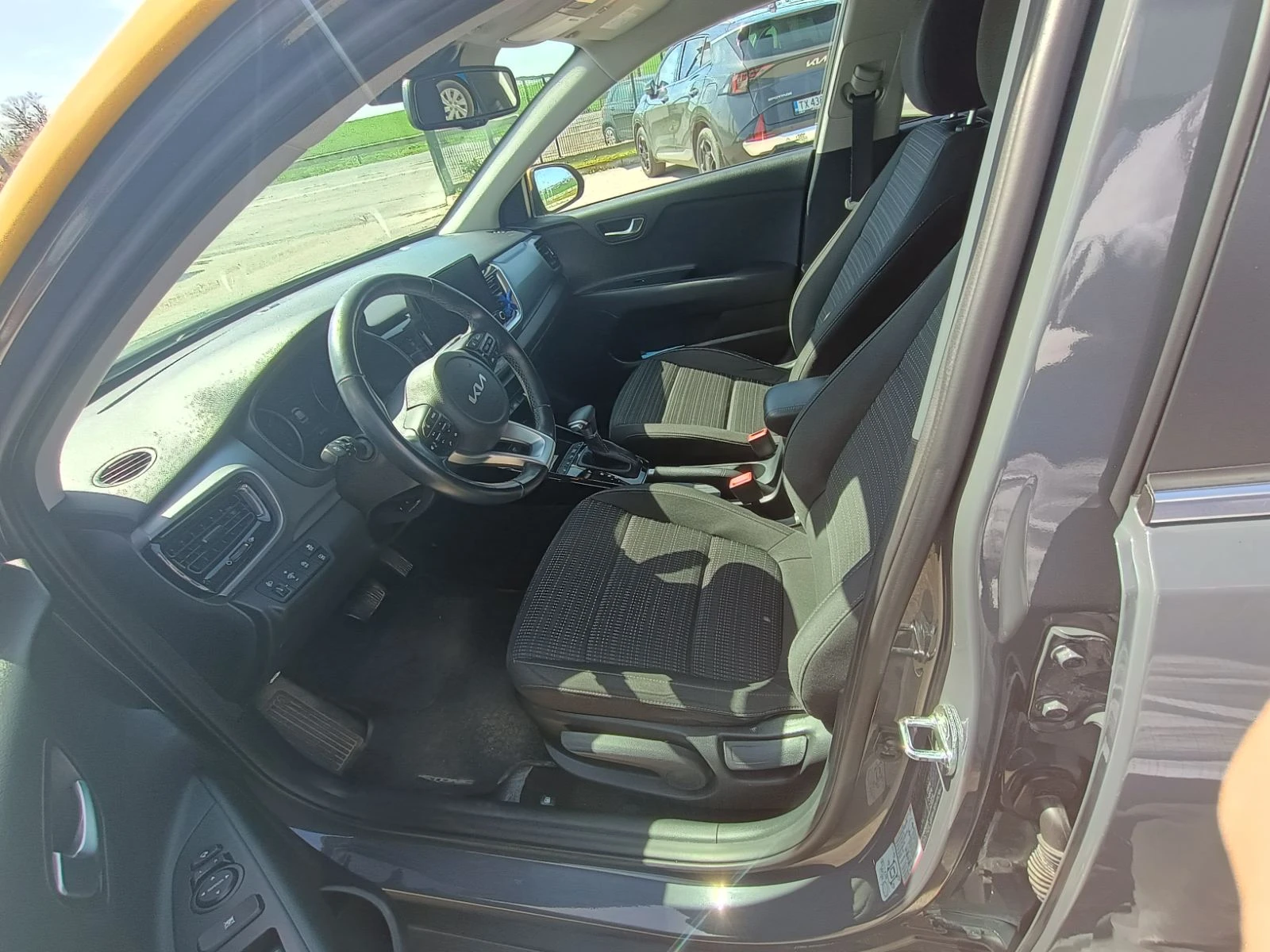Kia Stonic EXECUTIVE, снимка 8 - Автомобили и джипове - 54364183