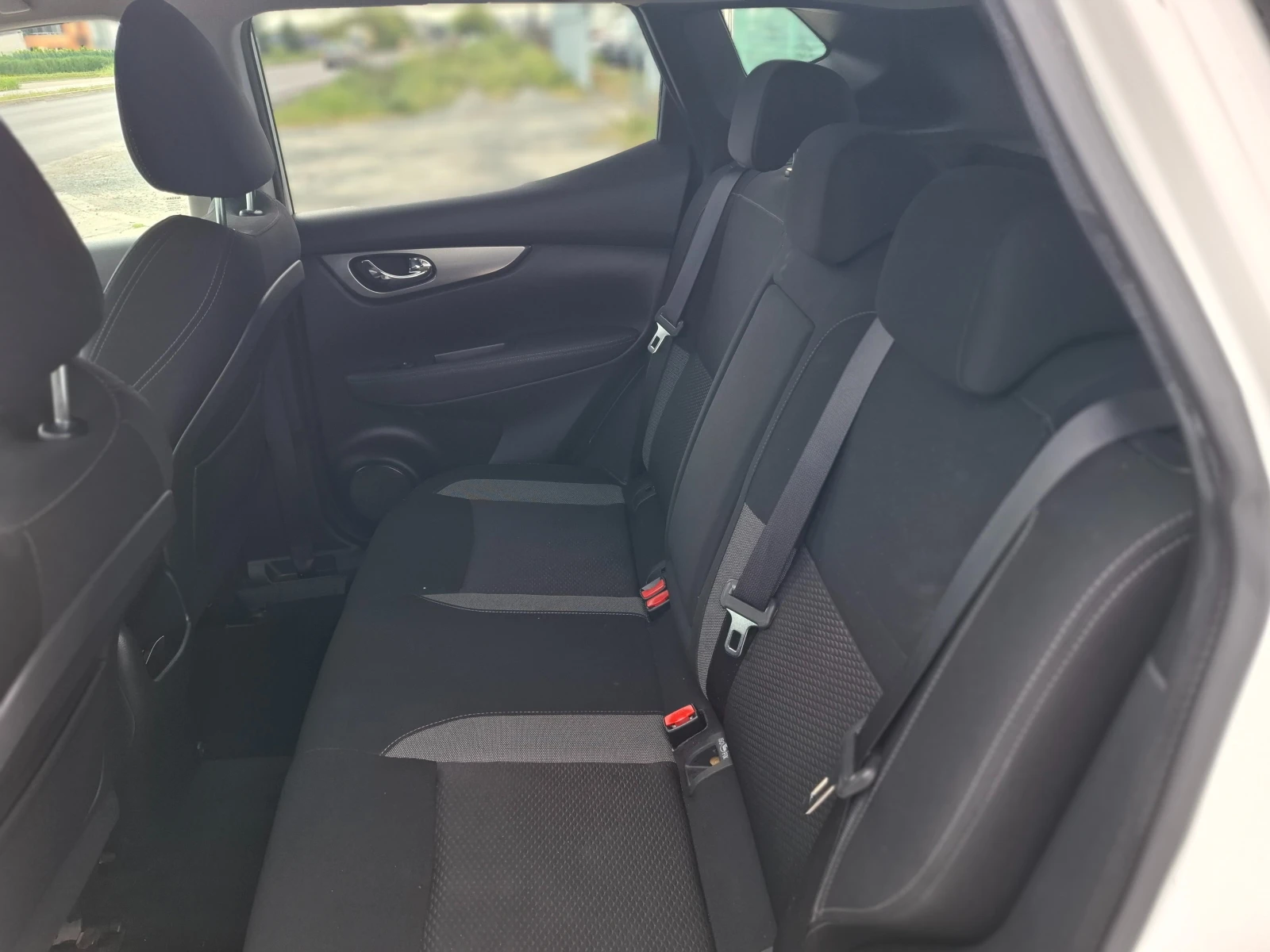 Nissan Qashqai 1, 5 DCi , снимка 9 - Автомобили и джипове - 54413383