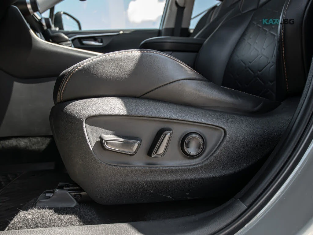 Toyota Rav4 TRAIL AWD* BLIND SPOT* REAR-CAMERA* LANE-ASSIST* , снимка 14 - Автомобили и джипове - 55283960
