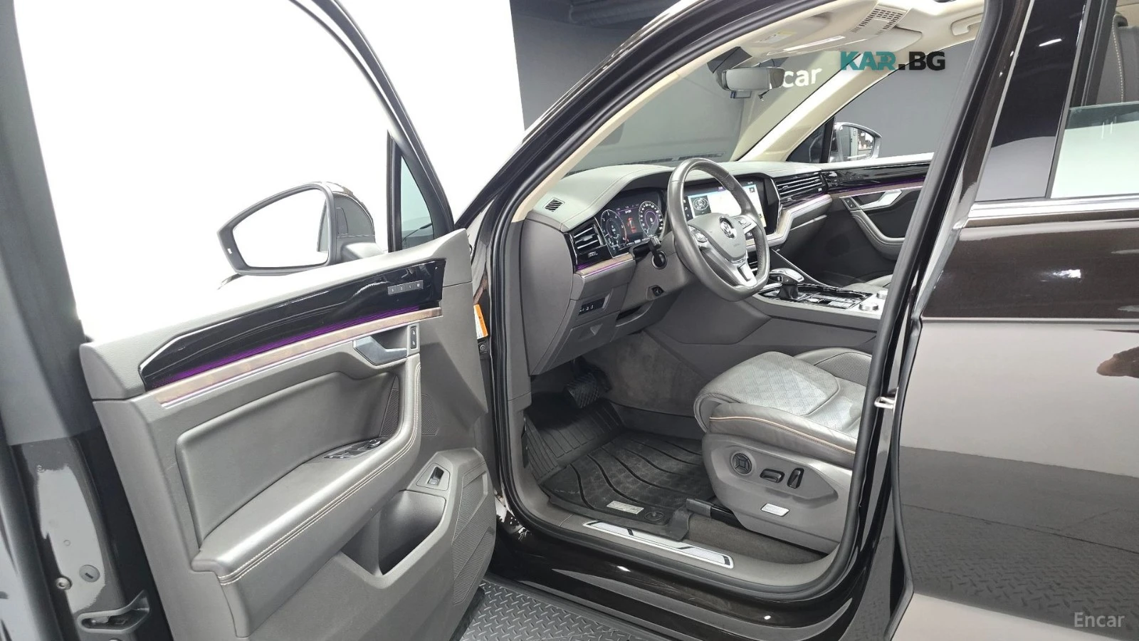 VW Touareg ОБДУХВАНЕ* ПОДГРЕВ* ПАМЕТ* КАМЕРА* ДИСТРОНИК* , снимка 10 - Автомобили и джипове - 55836157