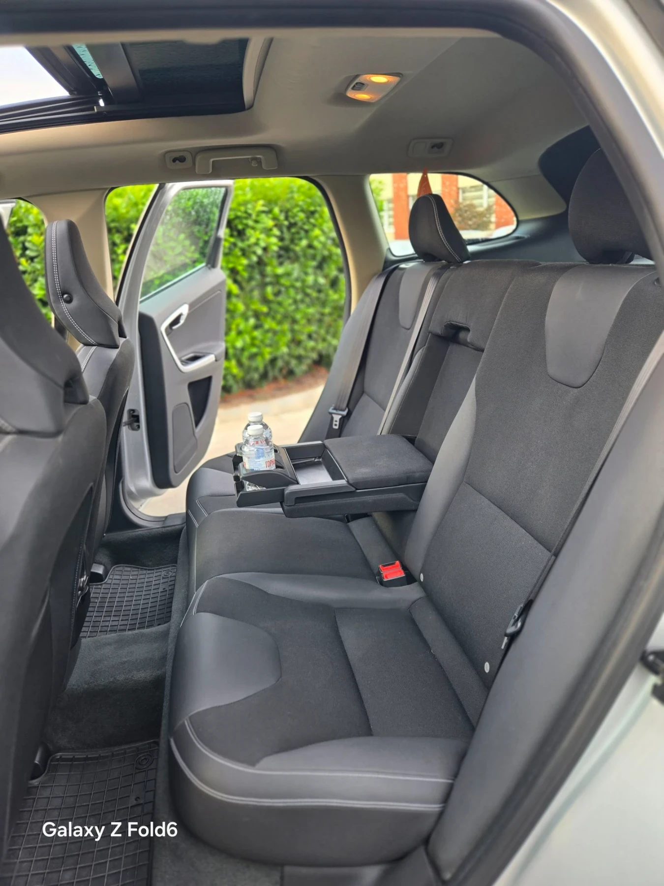 Volvo XC60 4х4, ръчка, Обслужена от А до Я преди 7000км., снимка 11 - Автомобили и джипове - 56230407