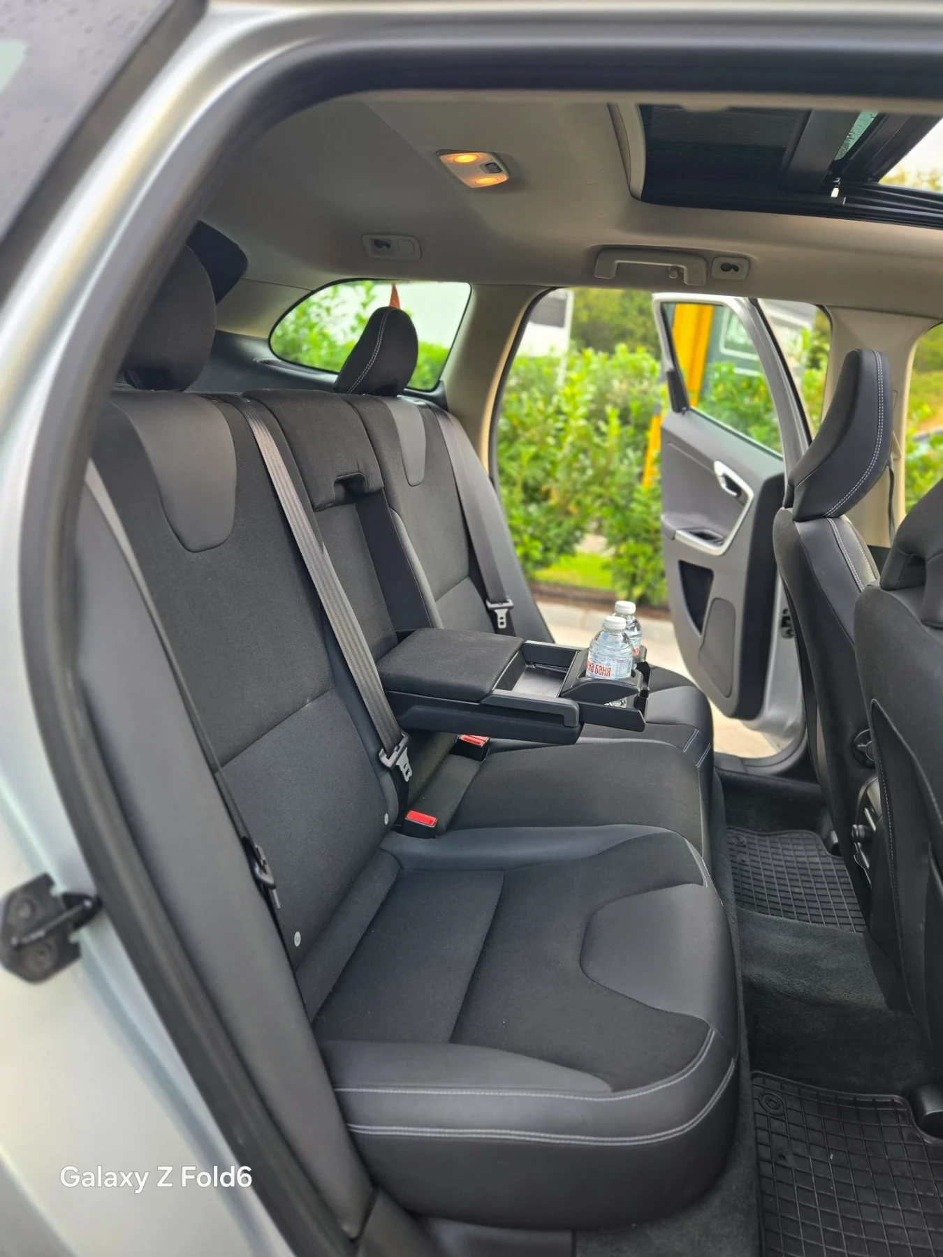 Volvo XC60 4х4, ръчка, Обслужена от А до Я преди 7000км., снимка 12 - Автомобили и джипове - 56230407