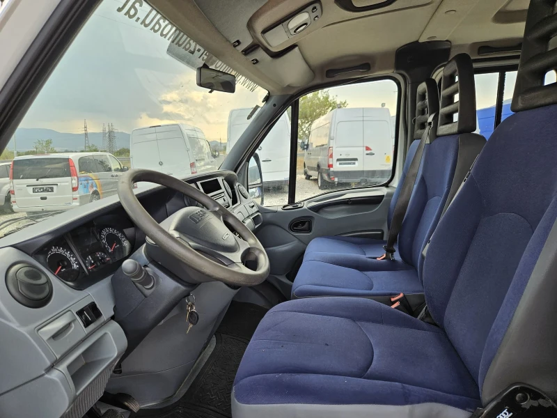 Iveco Daily Бордови, 7 местен, Климатроник, снимка 9 - Бусове и автобуси - 46920397