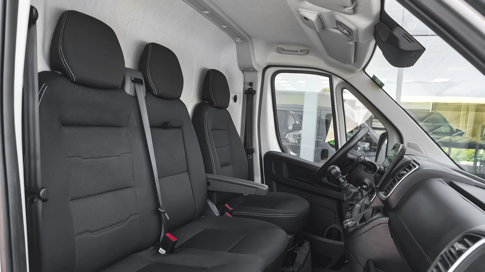 Opel Movano Van 2.2 BlueHDI 140 L4H2 3, 5t Maxi, снимка 11 - Бусове и автобуси - 54835905
