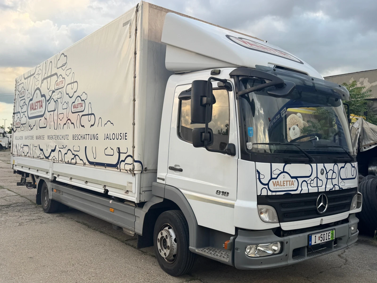 Mercedes-Benz Atego 818 Бордови с брезент/щора