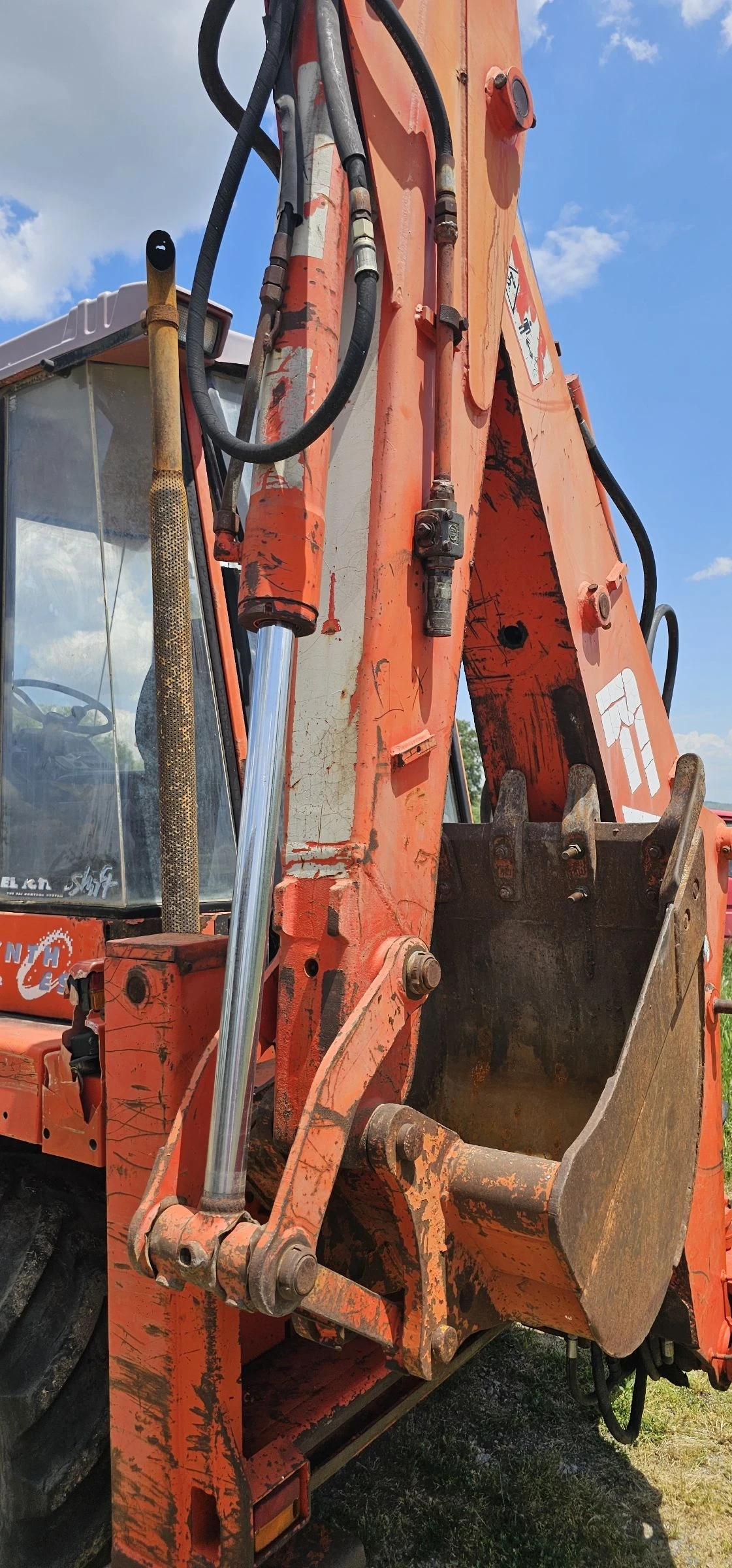 Багер Komatsu FAI 692 ПЕРФЕКТЕН НОВ ВНОС ОТ ИТАЛИЯ, снимка 3 - Индустриална техника - 54708285