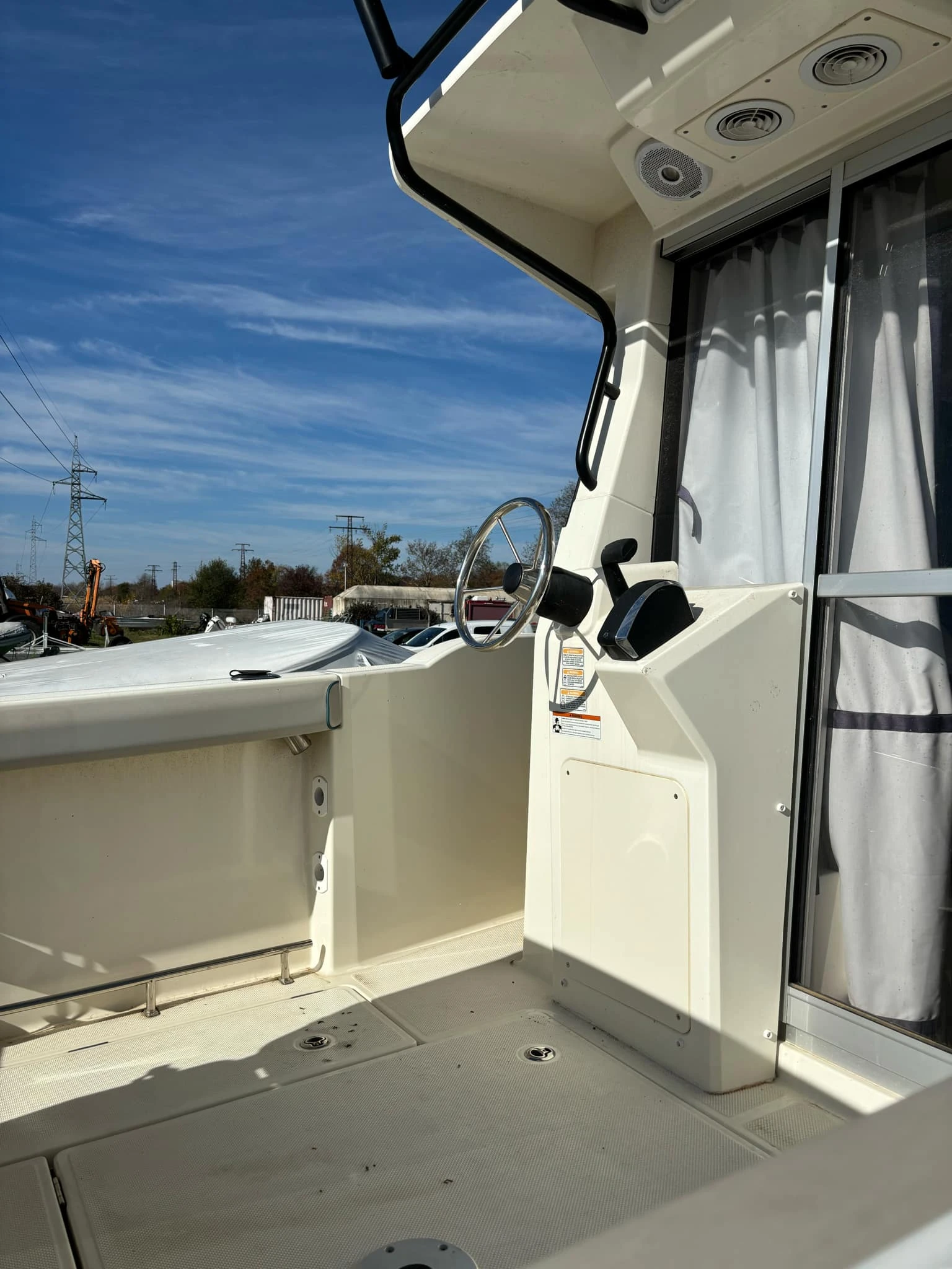 Лодка Quicksilver 705 Pilothouse - изображение 7