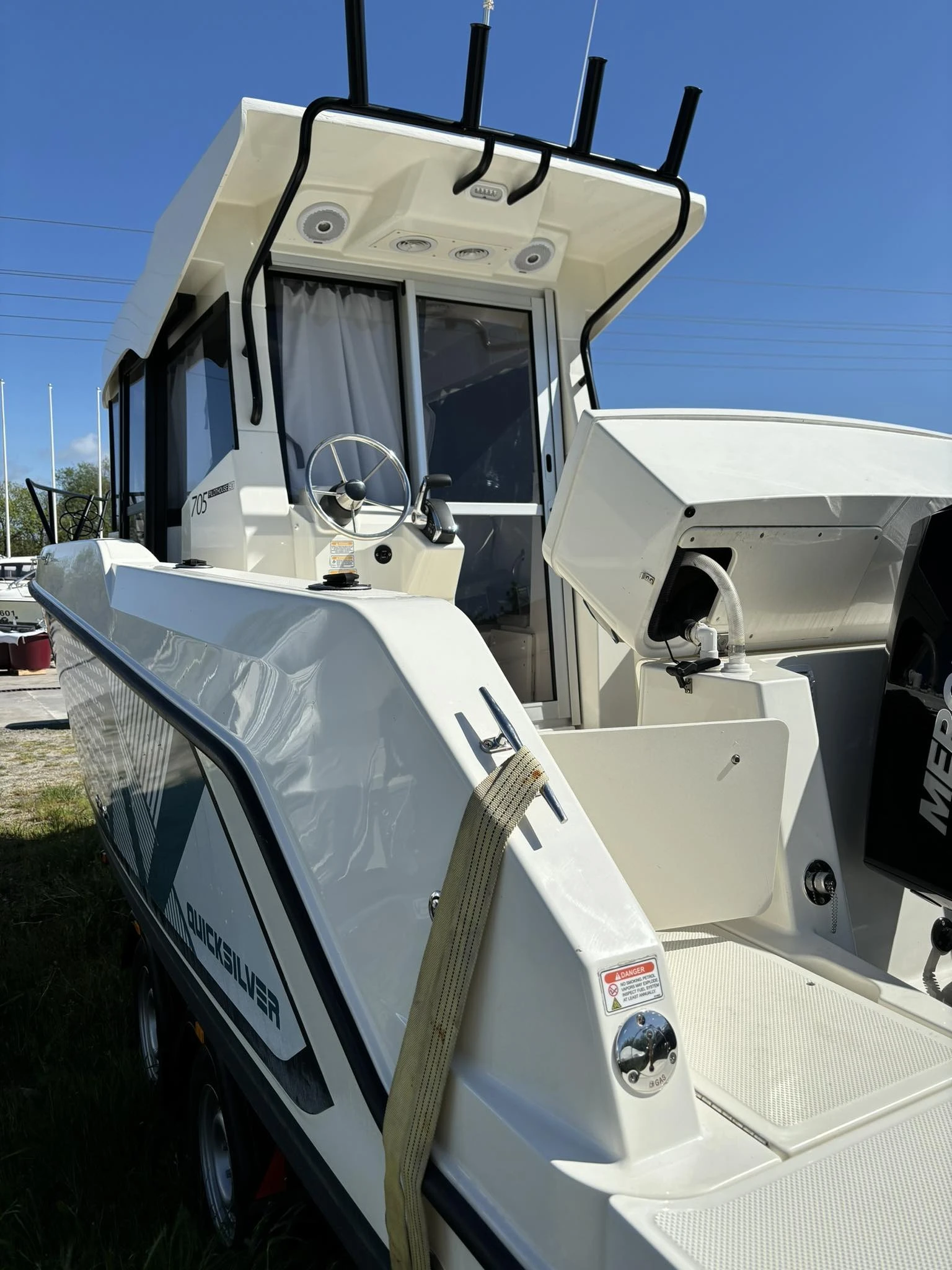 Лодка Quicksilver 705 Pilothouse - изображение 3