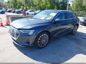 ������ Audi E-Tron